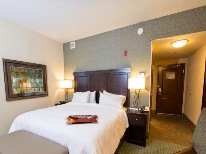 Hampton Inn & Suites Bismarck Northwest Exterior foto