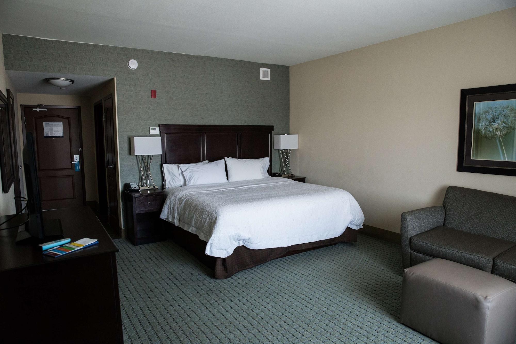 Hampton Inn & Suites Bismarck Northwest Exterior foto