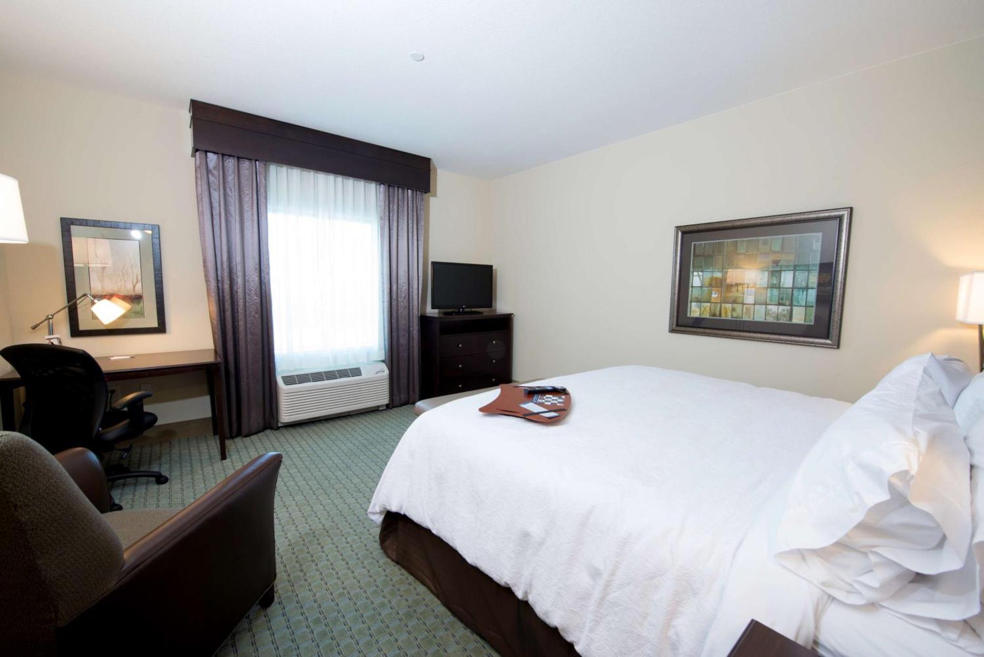 Hampton Inn & Suites Bismarck Northwest Exterior foto