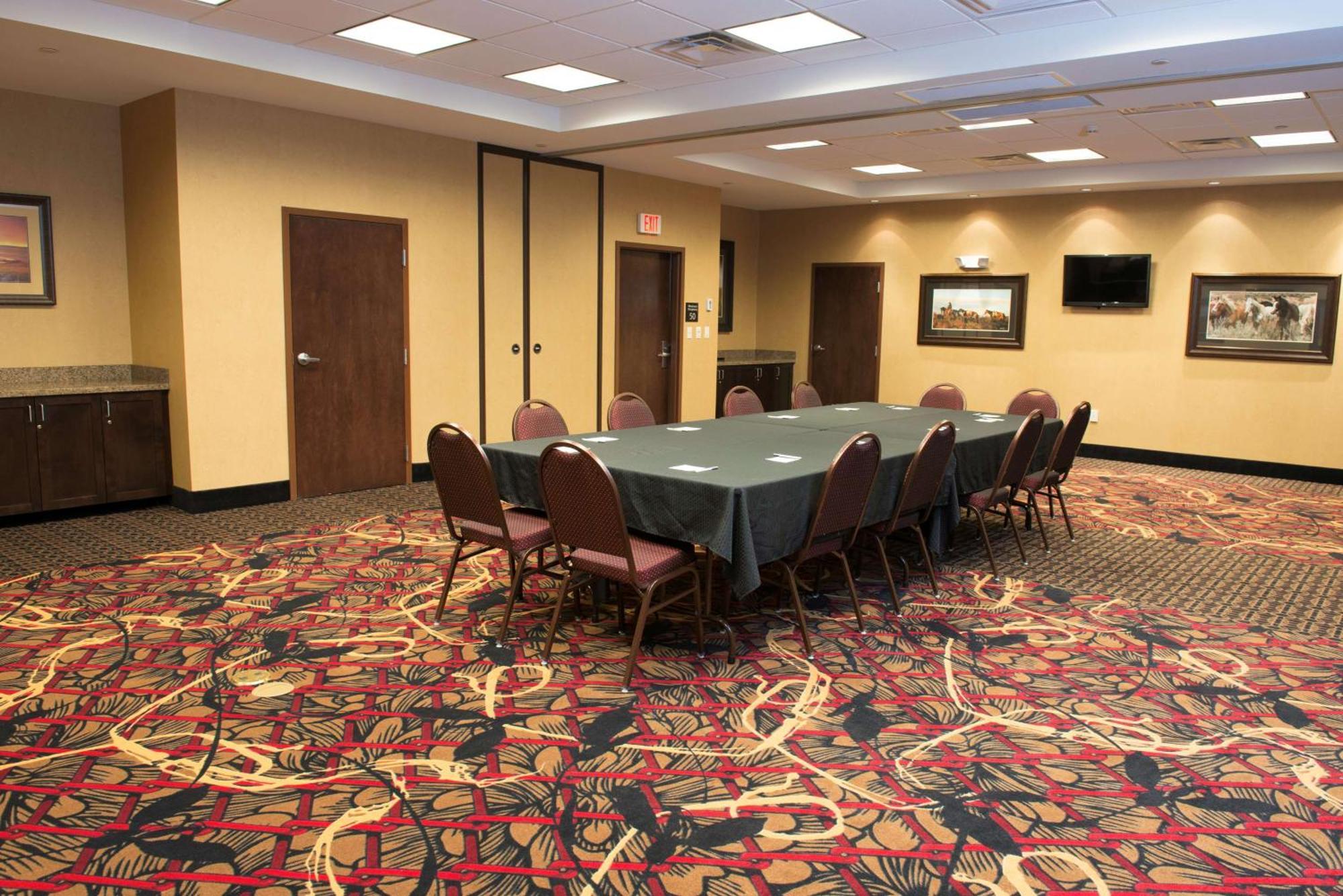 Hampton Inn & Suites Bismarck Northwest Exterior foto