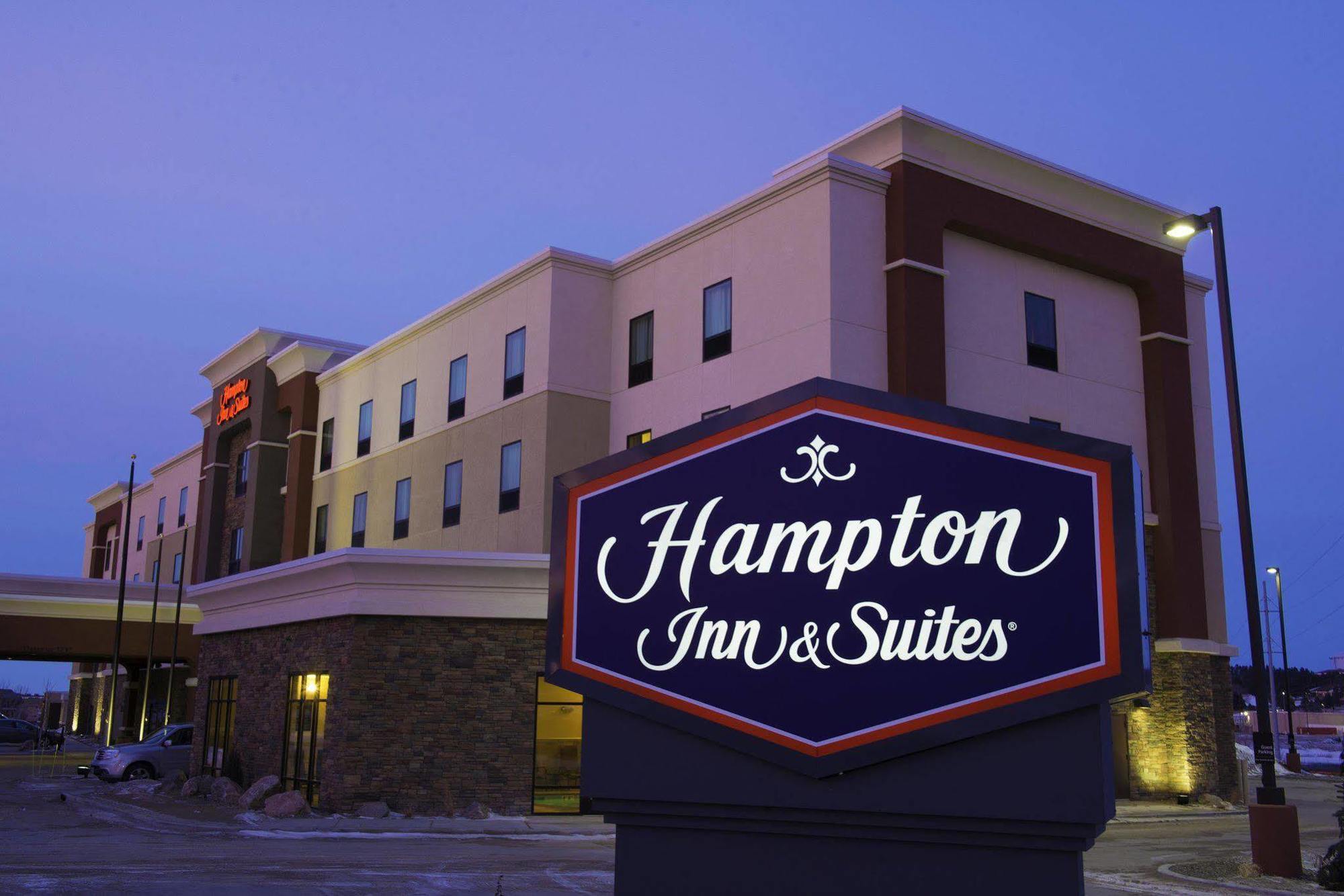 Hampton Inn & Suites Bismarck Northwest Exterior foto